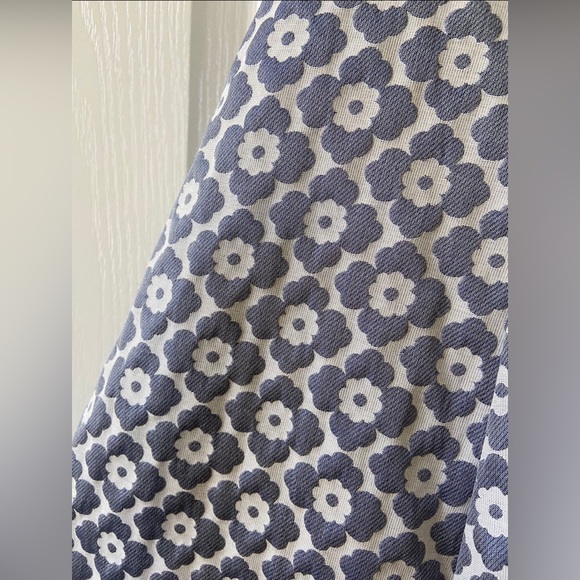 Fit and flare dress. US Size 4-6 - Picture 2 of 3